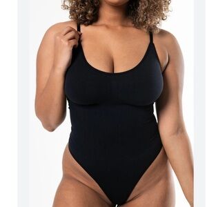 Hey Shape | Snatched Thong Bodysuit - Black